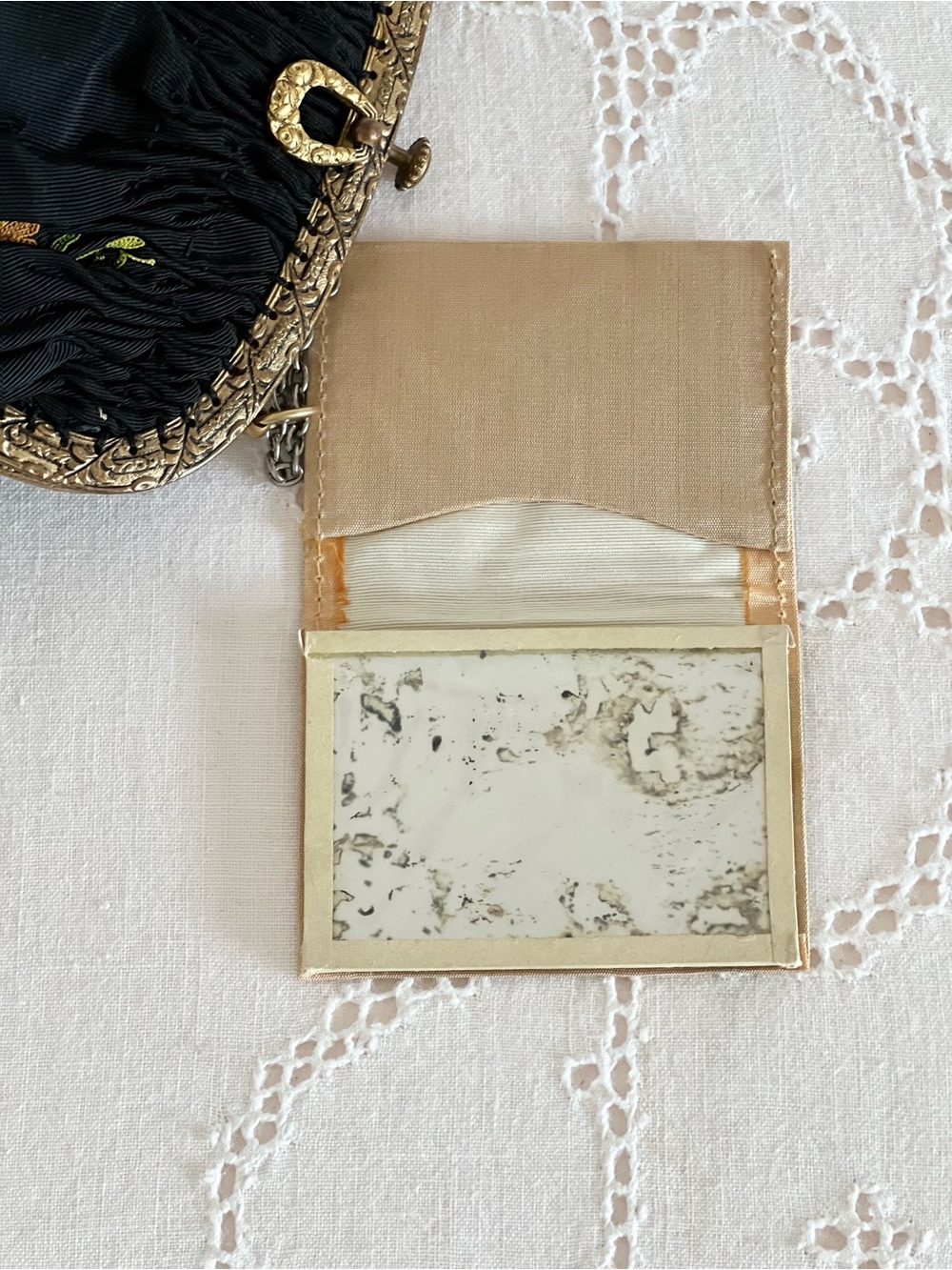 1940s Vintage French Tambour Embroidered Handbag Purse with Mini Mirror - Picture 7 of 11